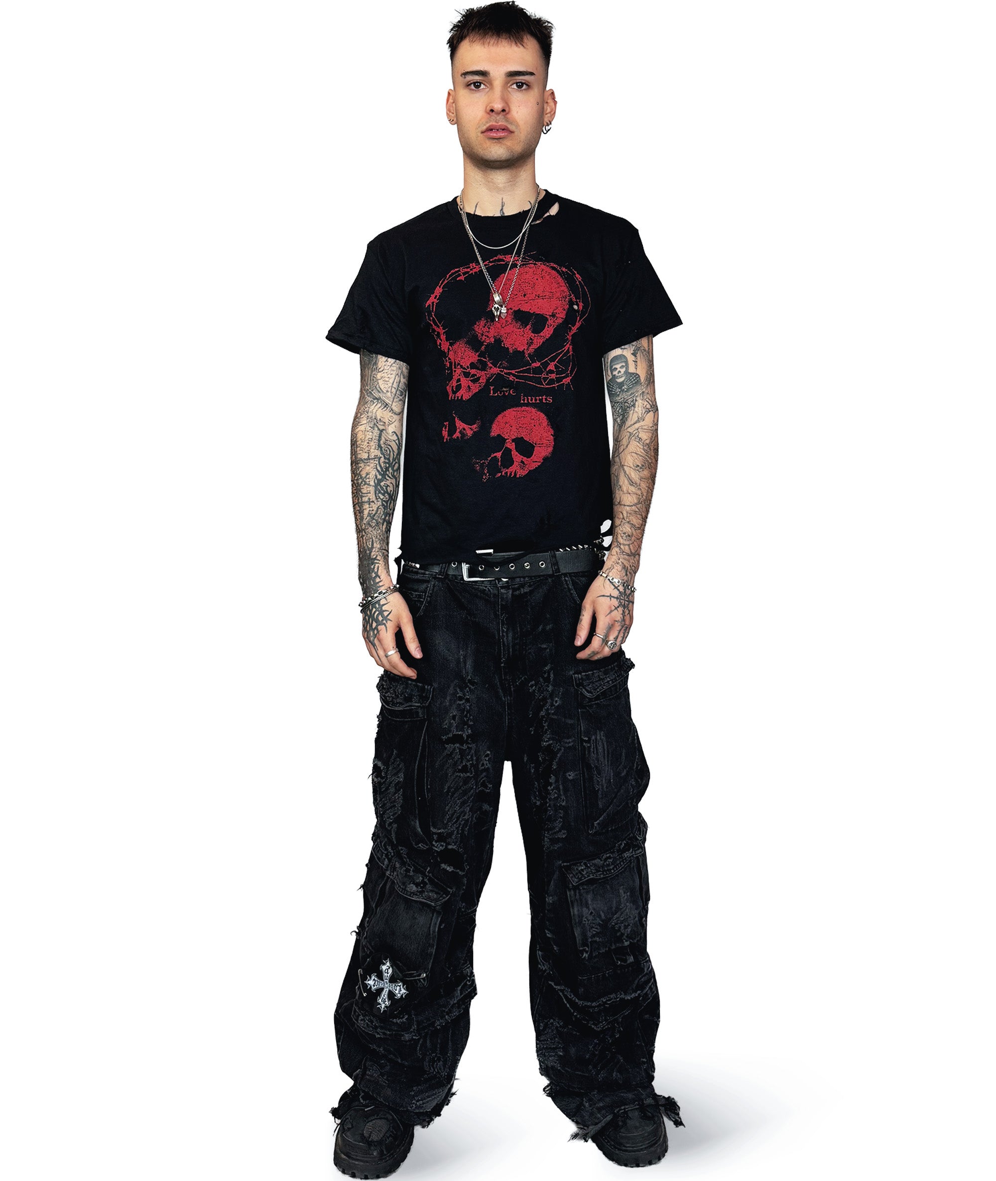LOVE HURTS - DISTRESSED T-SHIRT | BLACK/RED UNISEX