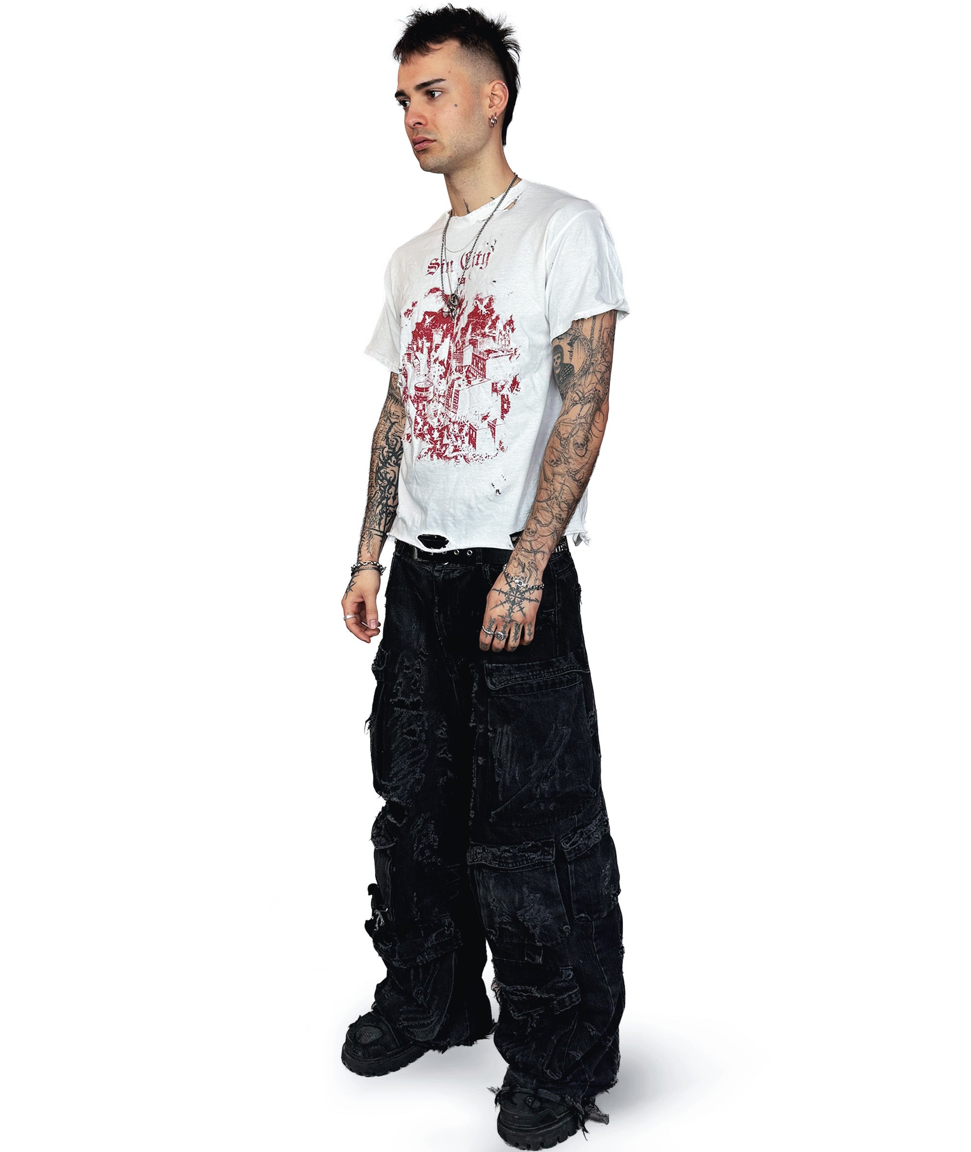 SIN CITY - DISTRESSED T-SHIRT | WHITE/RED UNISEX