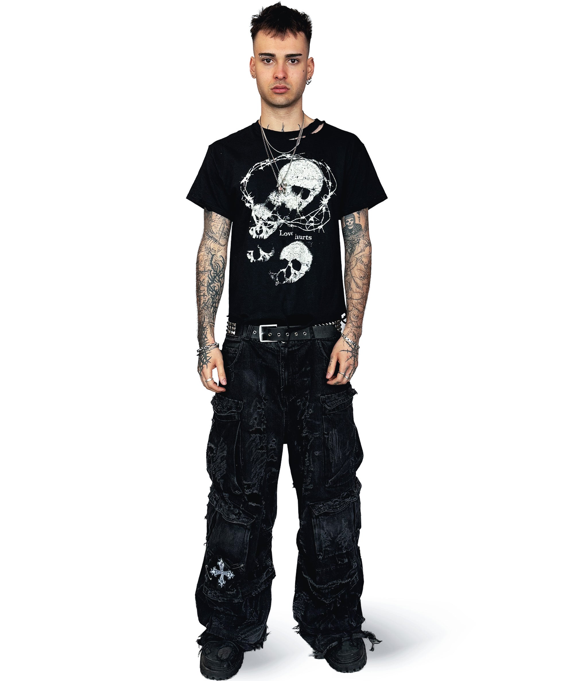 LOVE HURTS - DISTRESSED T-SHIRT | BLACK/WHITE UNISEX